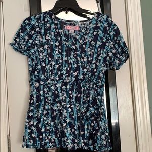 Koi barely worn scrub top size medium